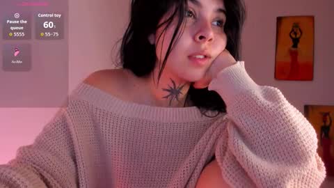 Stefany online show from October 2025 12:05:01 PM