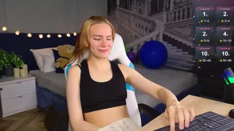 Snapshot of _ramona__ chatting on September 2025 06:19:02 AM im Amy online show from September 2025 06:19:02 AM