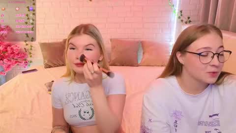 Merlizz Eva Jane Mila Nicole  left to right  online show from October 2025 08:19:01 PM