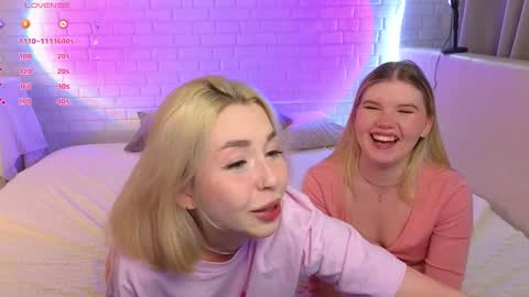 Merlizz Eva Jane Mila Nicole  left to right  online show from November 2025 08:18:02 PM