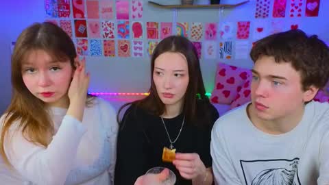 Snapshot of _reverse_gang_ chatting on February 2025 11:38:02 AM LISSAPVT IS OPEN online show from February 2025 11:38:02 AM