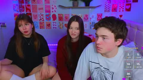 Snapshot of _reverse_gang_ chatting on February 2025 05:59:01 PM LISSAPVT IS OPEN online show from February 2025 05:59:01 PM