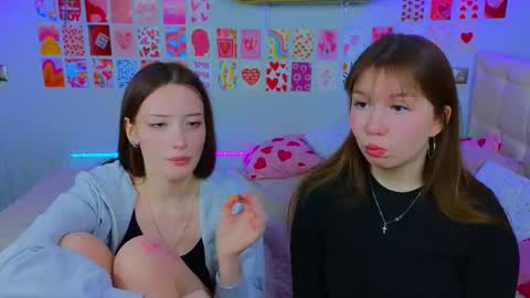 Snapshot of _reverse_gang_ chatting on February 2025 06:32:02 PM LISSAPVT IS OPEN online show from February 2025 06:32:02 PM