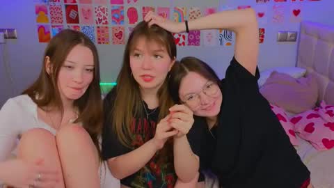 Snapshot of _reverse_gang_ chatting on February 2025 09:32:02 PM LISSAPVT IS OPEN online show from February 2025 09:32:02 PM