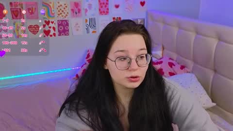 Snapshot of _reverse_gang_ chatting on February 2025 10:31:01 PM LISSAPVT IS OPEN online show from February 2025 10:31:01 PM