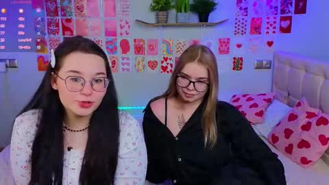 Snapshot of _reverse_gang_ chatting on February 2025 12:54:02 AM LISSAPVT IS OPEN online show from February 2025 12:54:02 AM