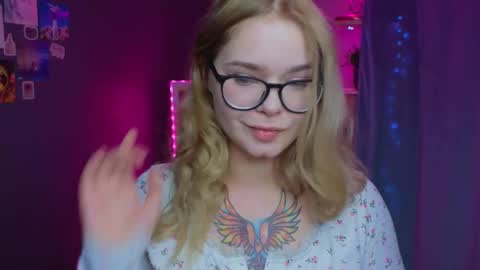 Snapshot of _reverse_gang_ chatting on March 2025 12:42:02 AM LISSAPVT IS OPEN online show from March 2025 12:42:02 AM