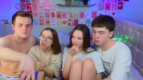 Snapshot of _reverse_gang_ chatting on March 2025 09:22:01 PM LISSAPVT IS OPEN online show from March 2025 09:22:01 PM