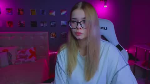 Snapshot of _reverse_gang_ chatting on March 2025 12:54:02 AM LISSAPVT IS OPEN online show from March 2025 12:54:02 AM