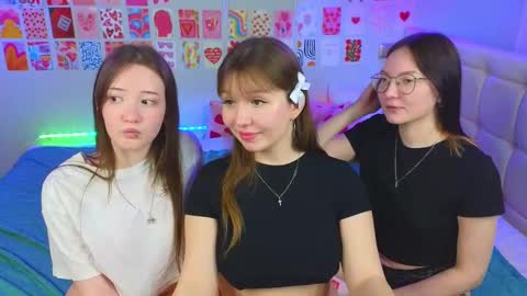 Snapshot of _reverse_gang_ chatting on March 2025 07:59:02 PM LISSAPVT IS OPEN online show from March 2025 07:59:02 PM