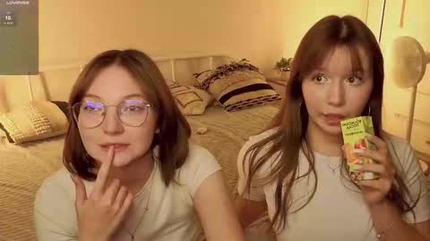 Snapshot of _reverse_gang_ chatting on September 2025 04:31:02 PM LISSAPVT IS OPEN online show from September 2025 04:31:02 PM