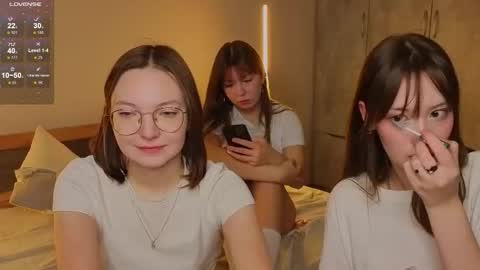 Snapshot of _reverse_gang_ chatting on October 2025 04:51:02 PM LISSAPVT IS OPEN online show from October 2025 04:51:02 PM