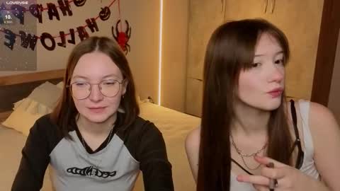 Snapshot of _reverse_gang_ chatting on October 2025 03:53:02 AM LISSAPVT IS OPEN online show from October 2025 03:53:02 AM