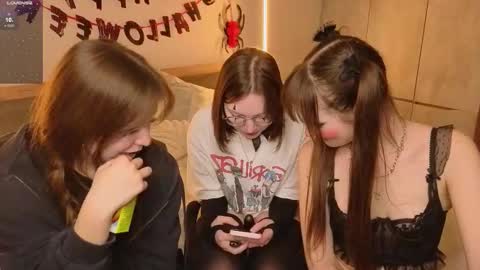 Snapshot of _reverse_gang_ chatting on October 2025 07:26:02 PM LISSAPVT IS OPEN online show from October 2025 07:26:02 PM