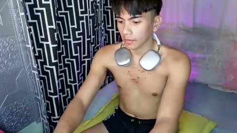 Snapshot of _rhodhard chatting on April 2026 04:07:01 AM _rhodhard online show from April 2026 04:07:01 AM