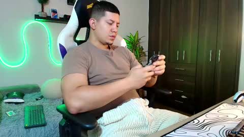 Roberto online show from February 2025 12:36:01 PM