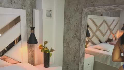 Sara online show from October 2025 07:58:02 PM