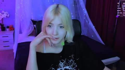 Snapshot of _sabrina_moore chatting on May 2026 09:15:01 AM sabrina online show from May 2026 09:15:01 AM