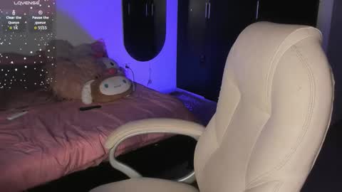   online show from December 2025 07:32:01 PM