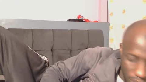 Snapshot of _sambo_ chatting on November 2025 06:37:02 AM _sambo_ online show from November 2025 06:37:02 AM