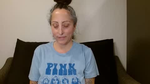 Snapshot of _sara_lynn_ chatting on March 2026 05:01:02 AM Sara Lynn online show from March 2026 05:01:02 AM