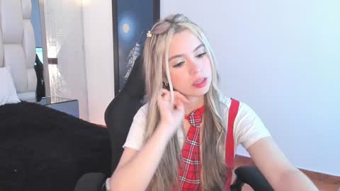 Snapshot of _saragarcia_ chatting on December 2024 03:03:01 PM Sara online show from December 2024 03:03:01 PM