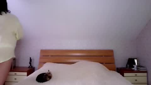 Sara online show from October 2025 10:45:01 AM