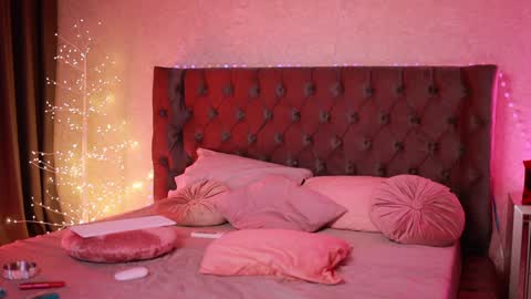 Selena online show from January 2025 05:01:02 AM