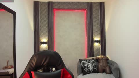 Selene online show from February 2025 03:32:02 PM