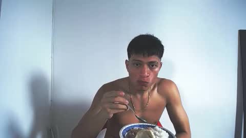 Juan Pablo-independent model online show from November 2025 06:51:01 PM