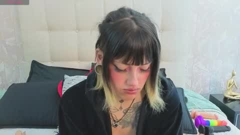_sharlotte777 online show from April 2026 05:30:01 PM