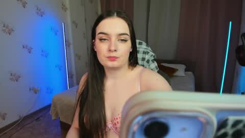Snapshot of _shy_jenny_ chatting on May 2026 01:01:02 AM Shy Jenny online show from May 2026 01:01:02 AM