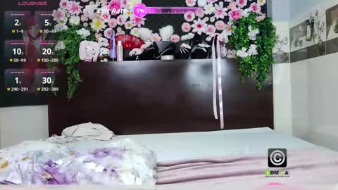 Snapshot of _skitlstrynka_ chatting on April 2026 04:02:02 AM _skitlstrynka_ online show from April 2026 04:02:02 AM