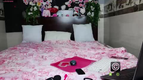 Snapshot of _skitlstrynka_ chatting on June 2026 10:06:02 AM _skitlstrynka_ online show from June 2026 10:06:02 AM
