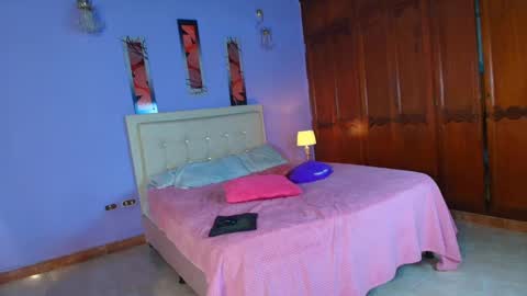 Sofia online show from December 2024 11:39:01 PM