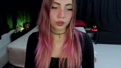 Snapshot of _sofiapink chatting on December 2024 10:36:01 PM Sofia online show from December 2024 10:36:01 PM