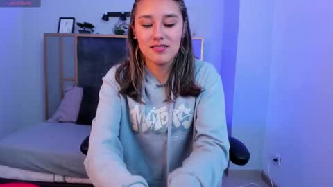 Sophie  online show from October 2025 05:00:01 PM