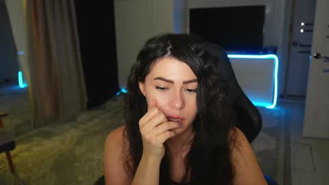 Sophy online show from February 2025 11:42:02 PM