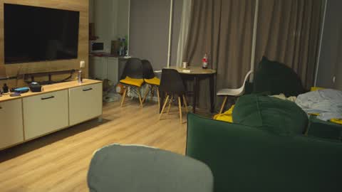 OLIVERpvt is open online show from December 2024 03:08:01 AM