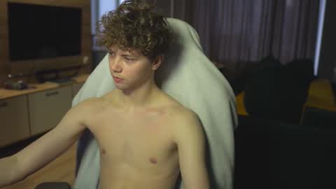 OLIVERpvt is open online show from February 2025 04:04:01 AM