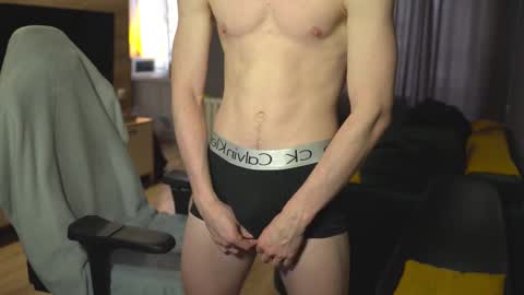 OLIVERpvt is open online show from March 2025 04:10:01 AM