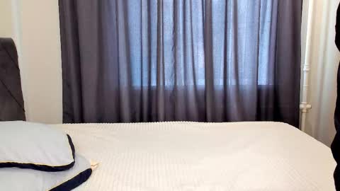 OLIVERpvt is open online show from April 2026 01:09:02 PM