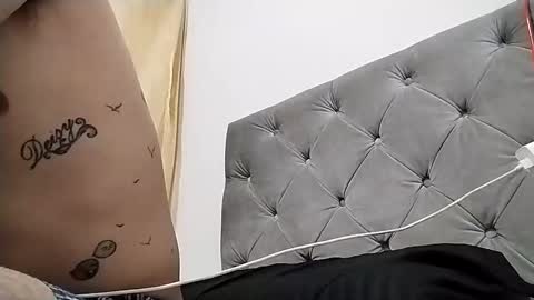 Alejandro Pinzon online show from November 2025 01:15:01 AM