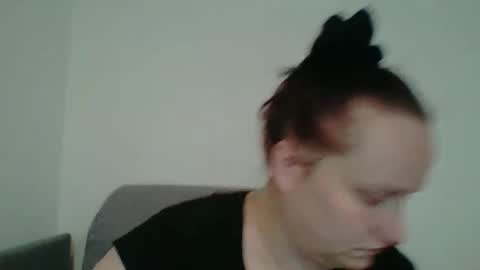 Snapshot of _squirty_pussyyy_ chatting on October 2025 03:47:01 AM Melisa online show from October 2025 03:47:01 AM