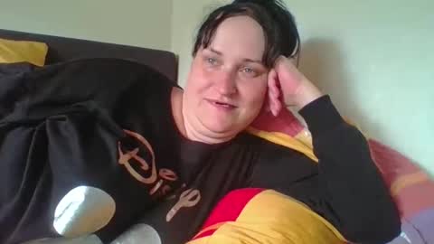 Snapshot of _squirty_pussyyy_ chatting on June 2026 02:33:01 PM Melisa online show from June 2026 02:33:01 PM