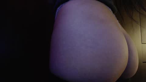 Snapshot of _submissiveamy888 chatting on February 2025 03:32:02 AM _submissiveamy888 online show from February 2025 03:32:02 AM