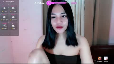 Eilachloe online show from May 2026 11:48:02 AM