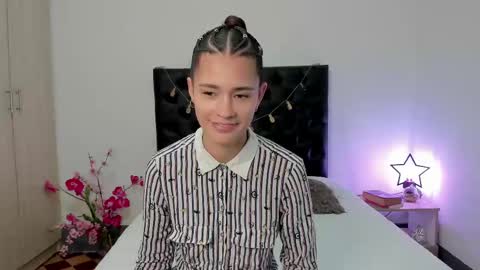 Snapshot of _sussi_ chatting on March 2025 01:07:01 PM Sussi online show from March 2025 01:07:01 PM