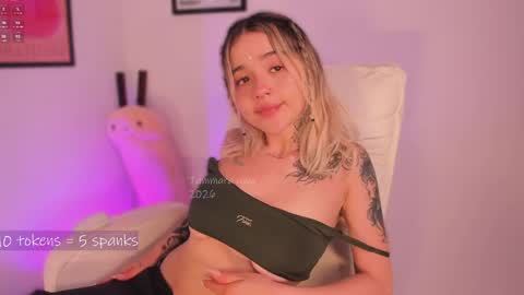 _tammarra_ online show from April 2026 10:18:02 PM