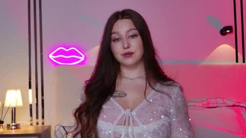 _tessa_may_ online show from November 2025 12:33:01 AM